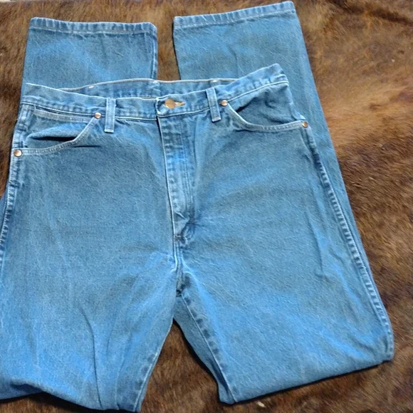 Like New Men's Wrangler Cowboy Cut Original Fit Jeans👖 🤠 - Picture 5 of 7